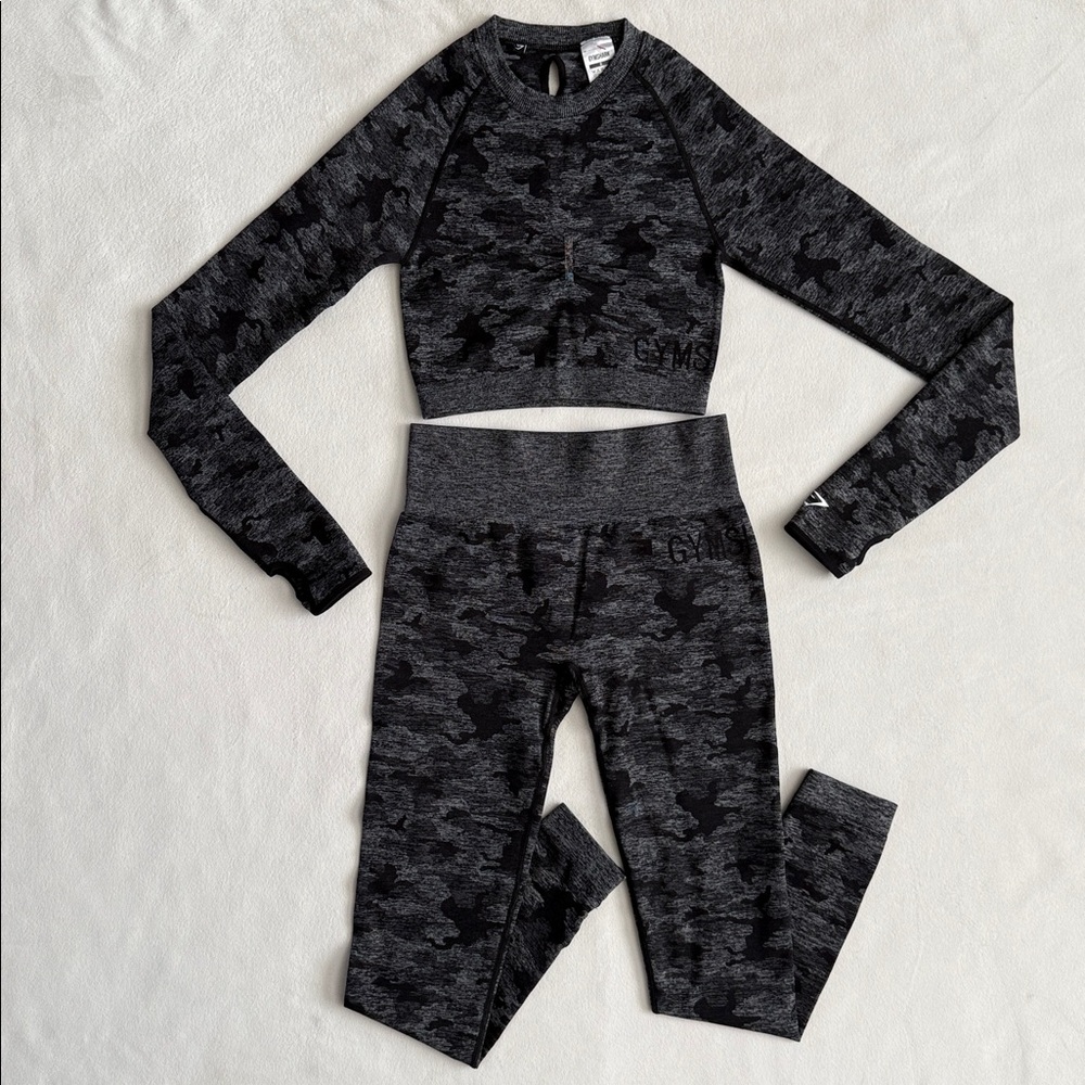 Gymshark | Set of 2 - SEAMLESS LEGGINGS and long sleeve crop top.